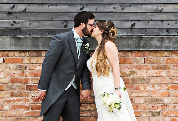 Mythe Barn Wedding Photographer