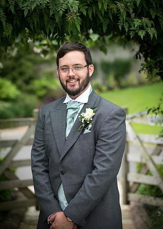 Wedding photographer Mythe Barn